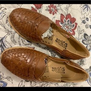 Brand new Leather HUARACHES